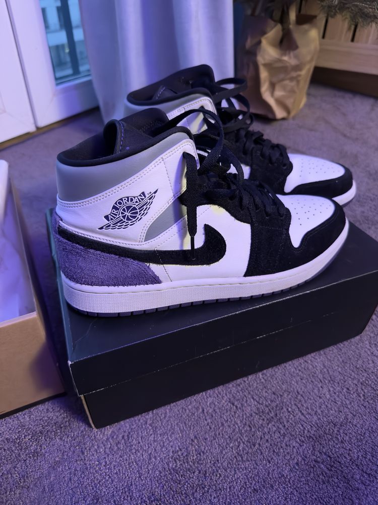 Air Jordan 1 Mid SE
