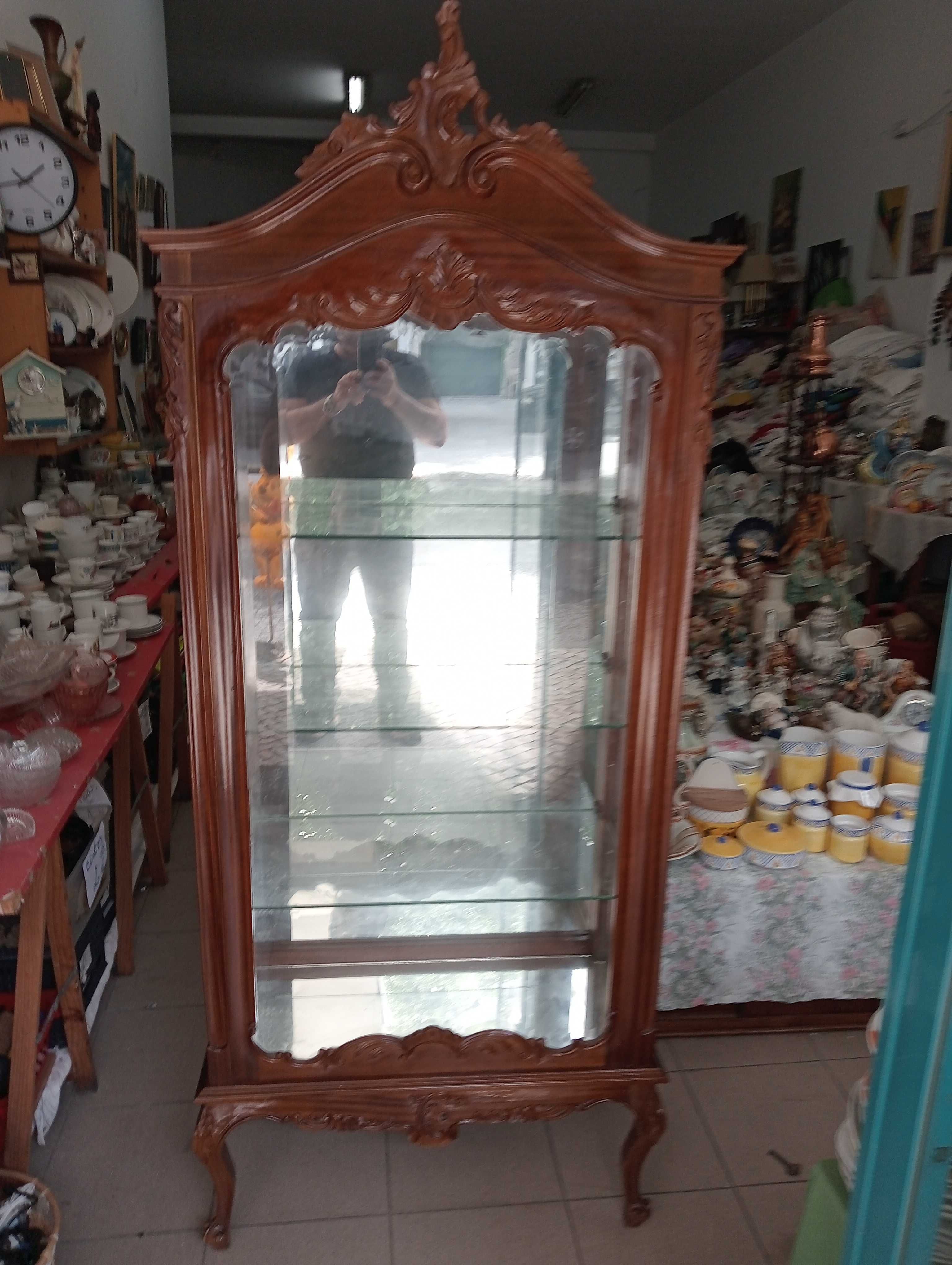 Vendo recheio de loja de antiguidades e usados /artigos variados...
