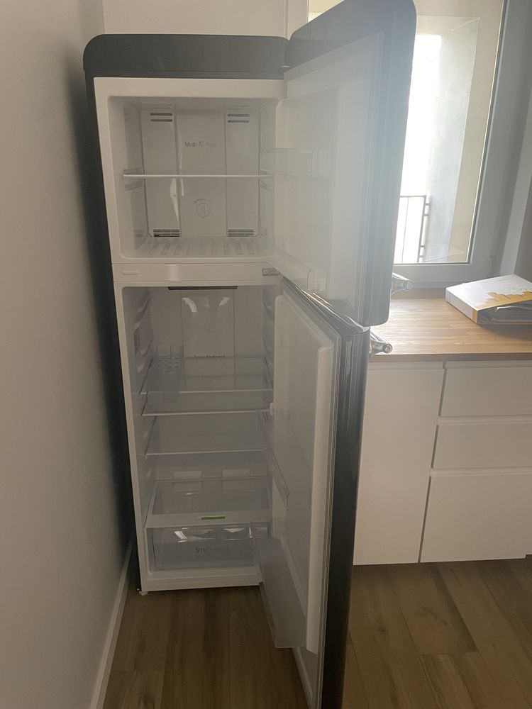 Lodówka Amica czarna