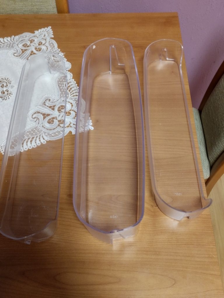 Półki i balkoniki do lodówki Indesit