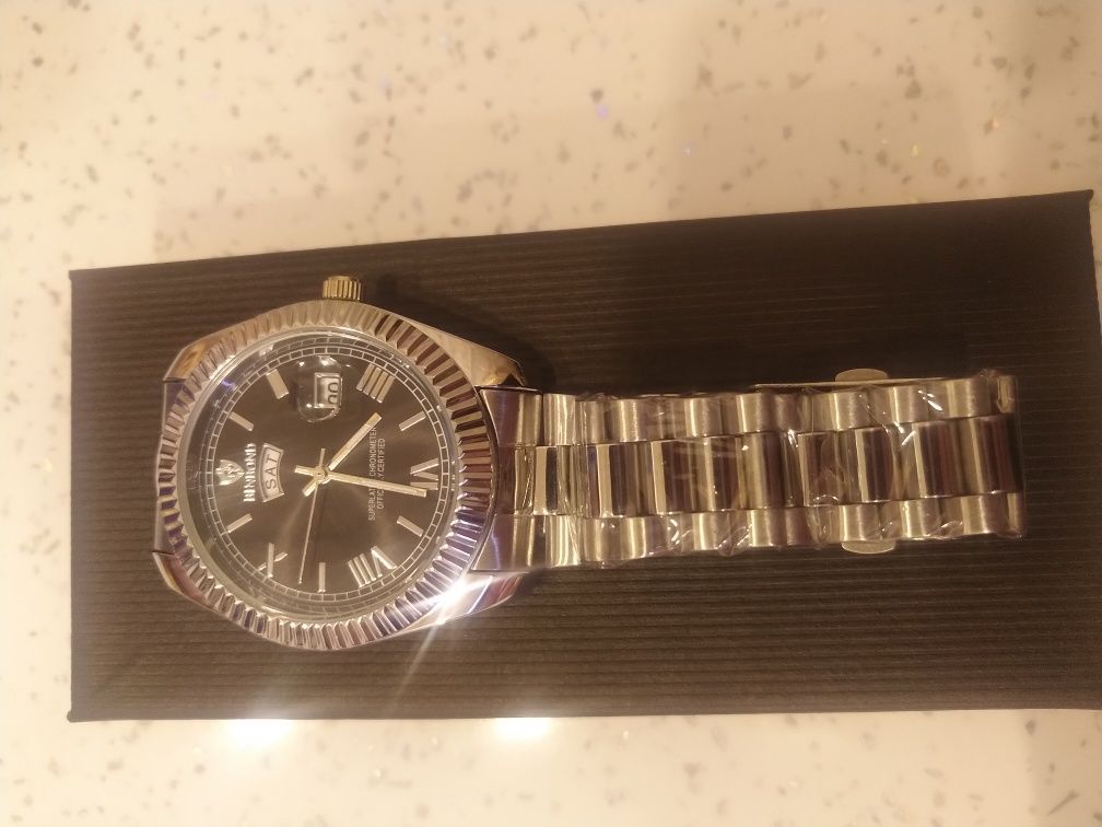 Duży męski zegarek idealny na prezent