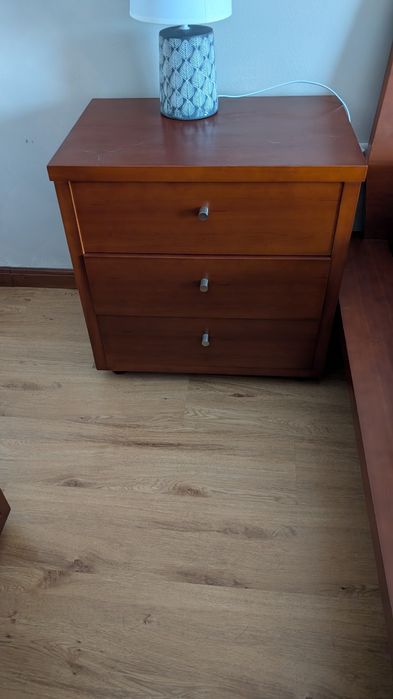 Cama+ mesas de cabeceira