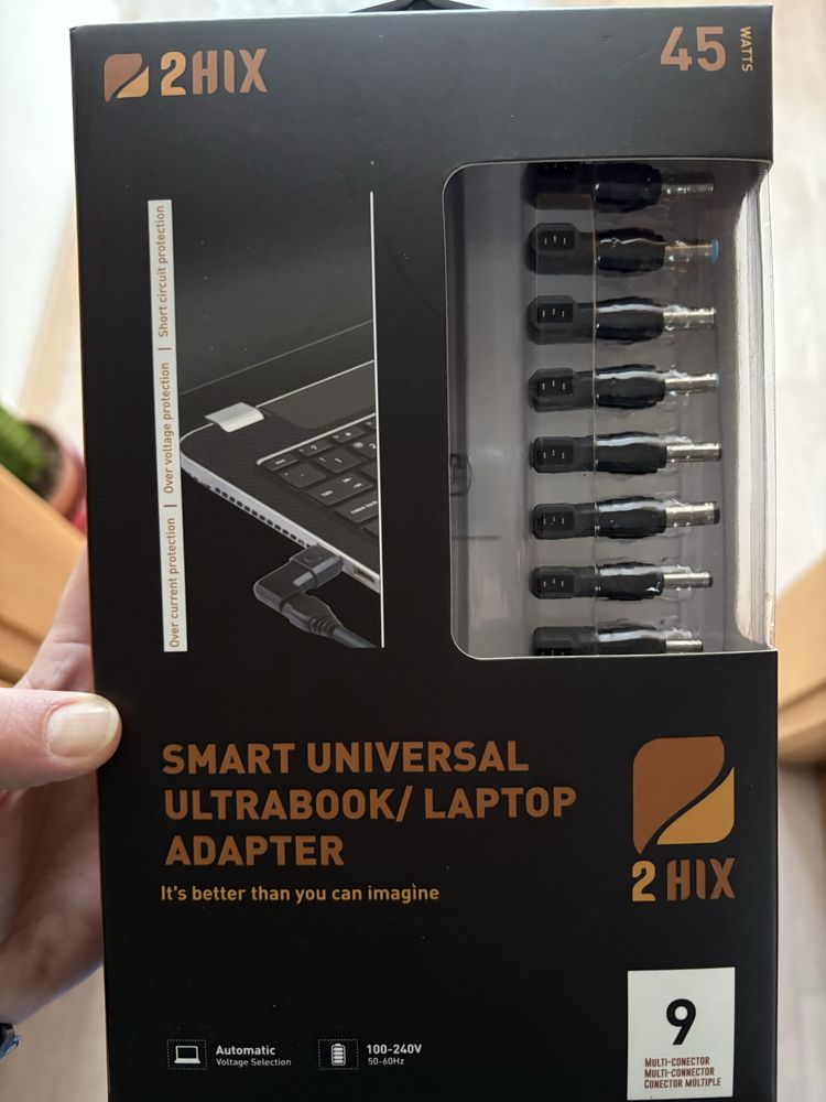 2HIX Smart Universal Adapter / Adaptador universal computador Portátil