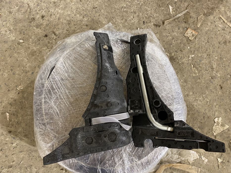 Домкрат vw golf 7,audi a3,skoda octavia a7,seat leon,passat,touran