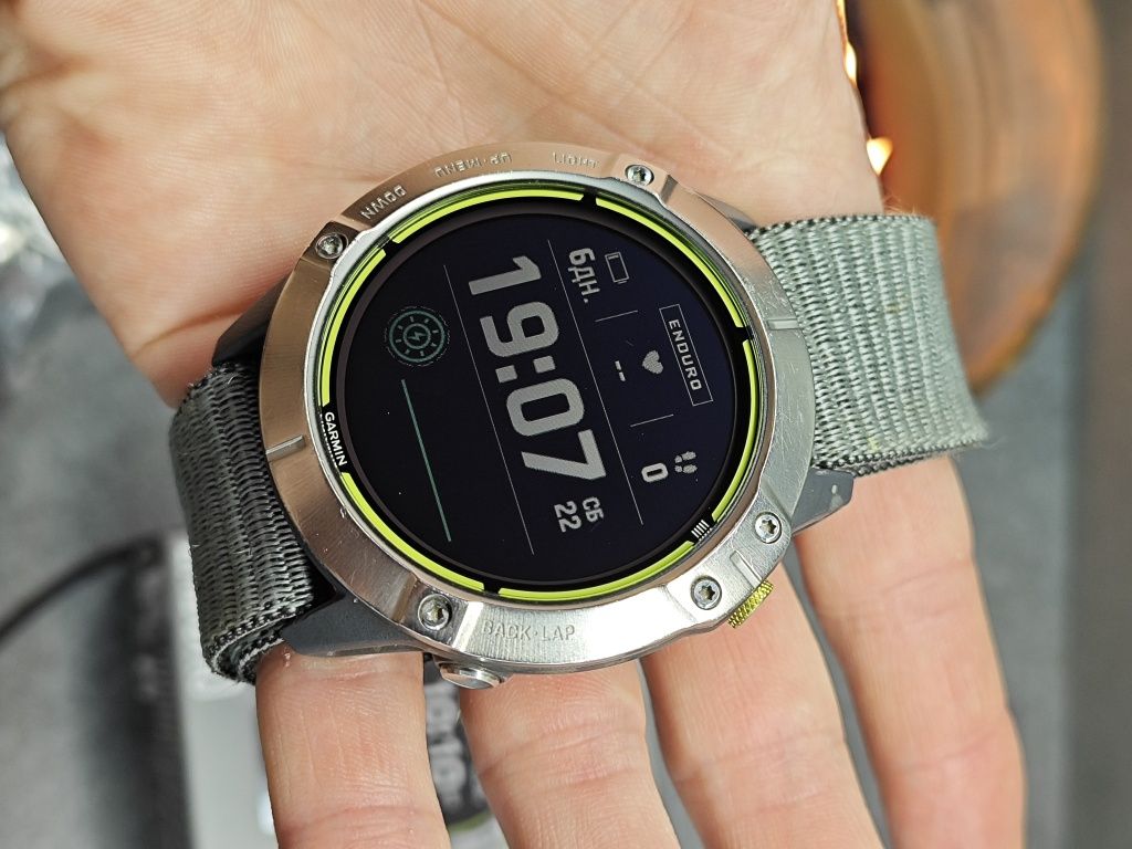 Часы наручные Garmin Enduro