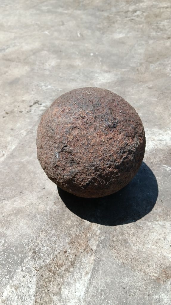 Bola de canhão muito antiga