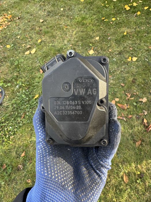 Дросельна заслонка VW T5 2.0 TDI/BiTDI