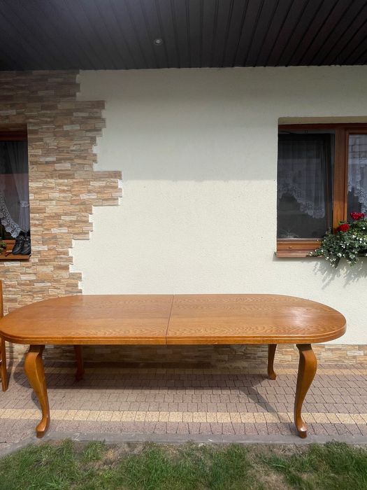 Stół i krzesła do jadalni/salonu