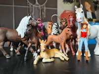 schleich 11 figurek, konie, AKCESORIA GRATIS