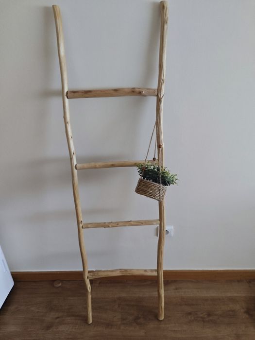 Escada decorativa loja "maison do munde" + planta