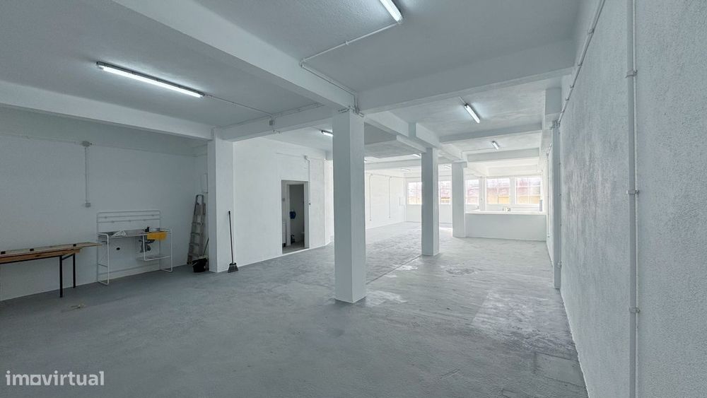 Armazem 160m2 - Ramada