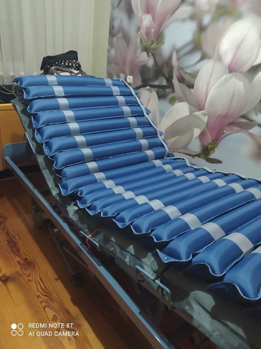 ліжко на колесах з механічним приводом з протипролежневим матрацом