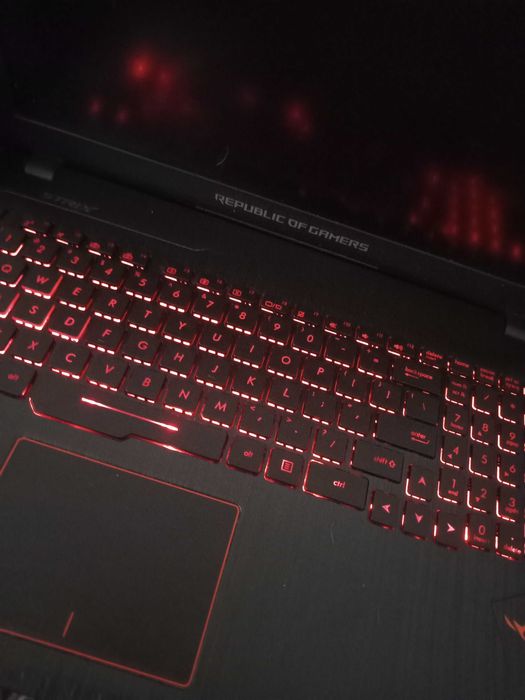 Laptop ASUS ROG intel i5 GTX 1050 16GB RAM