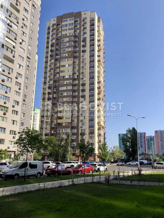 Продаж 2-к квартири 70м.кв. РЕМОНТ М.Лівобережна, Аболмасова, 4