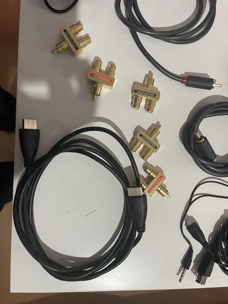 Kit de cabos e acessórios de som