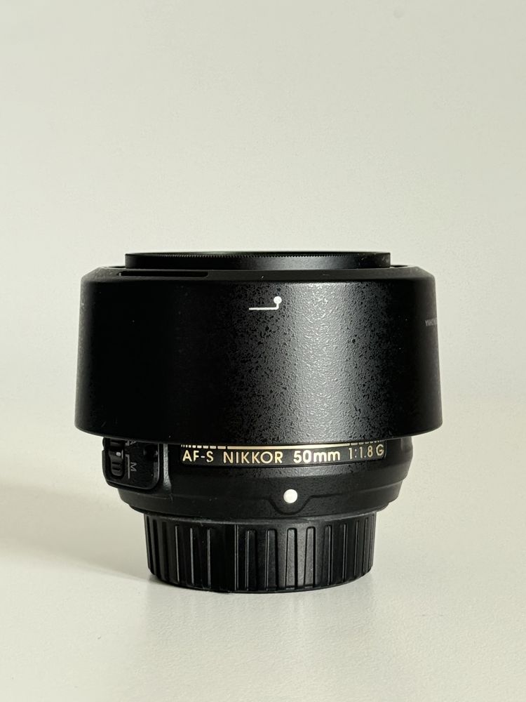 Nikon D3200, com pouco uso
