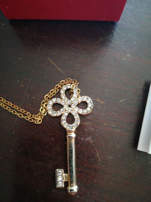 Fio com pendente com cristais Swarovski