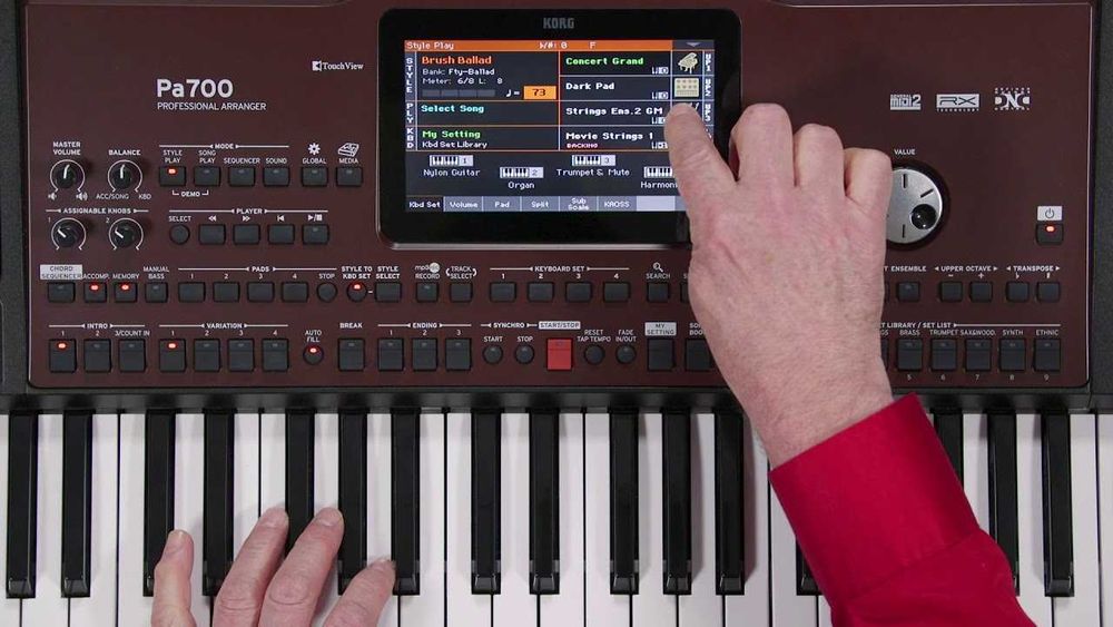 VENDO TECLADO KORG PA700 – COMO NOVO!