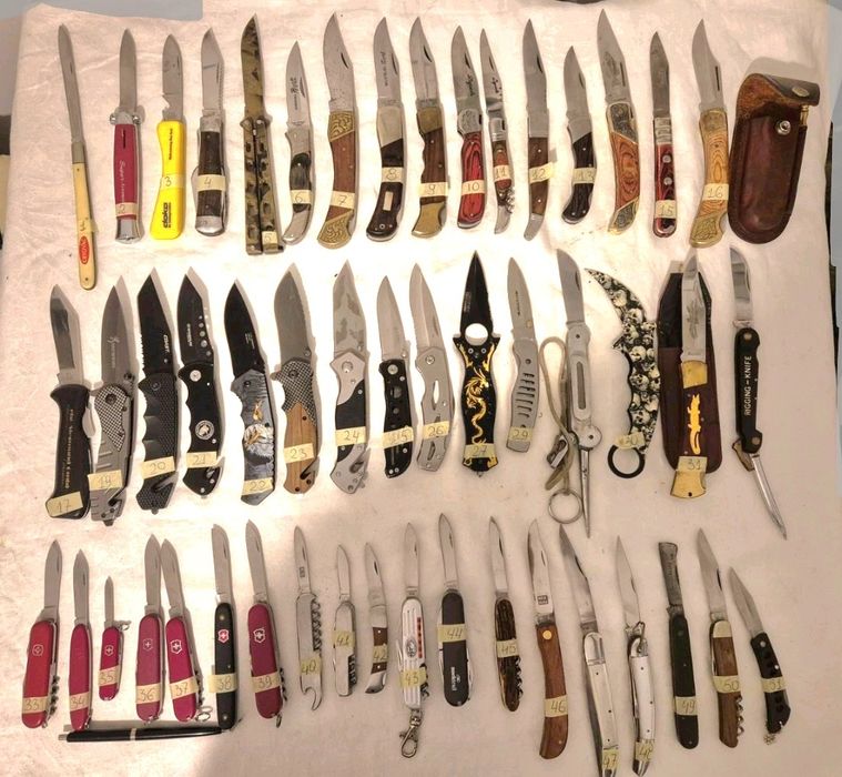 Продам коллекцию  ножиков