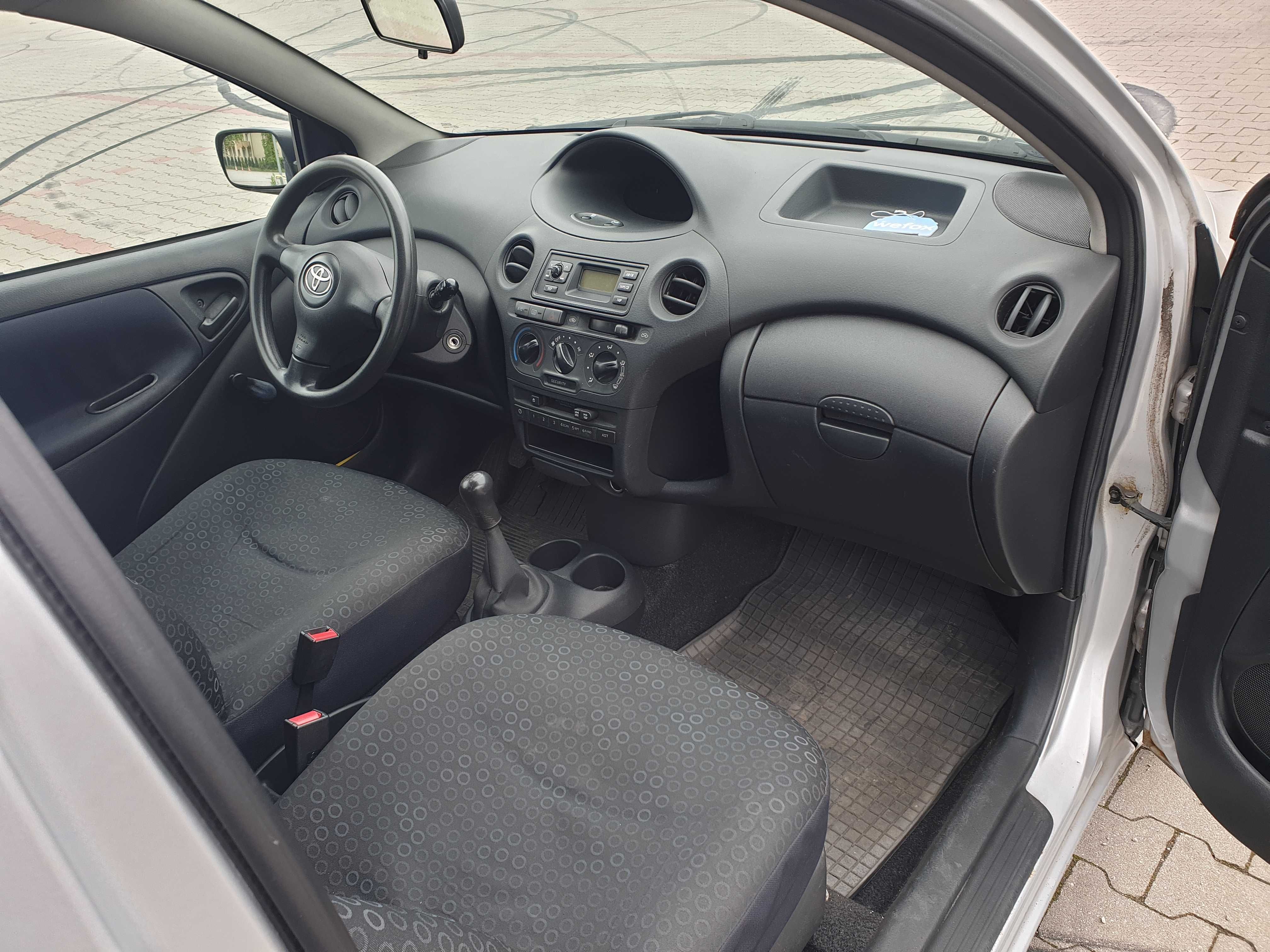 Toyota Yaris 1.0, Klimatyzacja, przebieg 231 552km. 2004r.