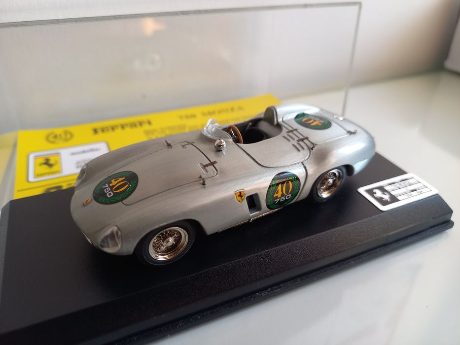 Miniaturas carros Ferrari escala 1:43