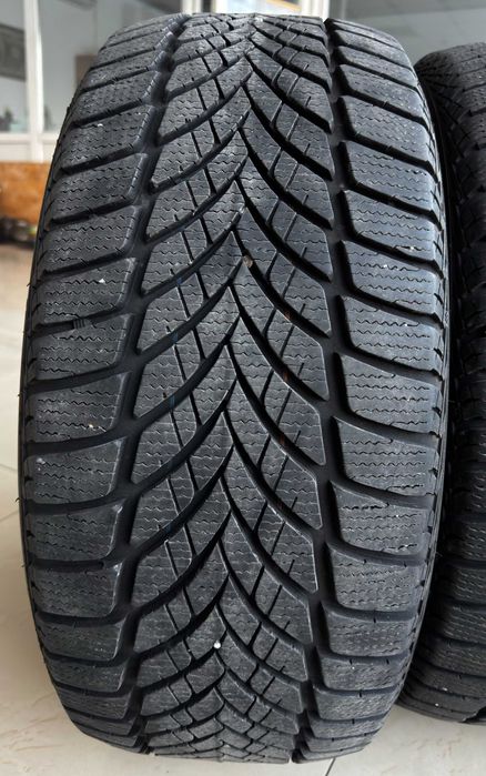 Продам зимові шини 235/45 R18 88T Goodyear UltraGrip ICE2