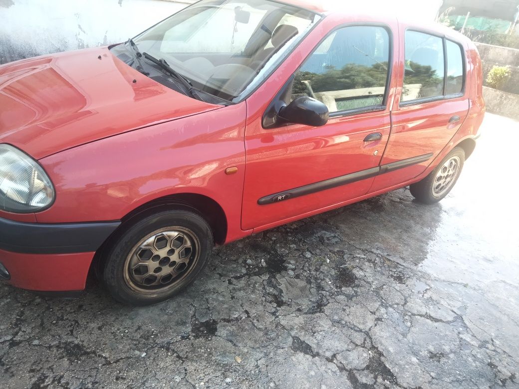 Renault Clio 1.2 ano 2000