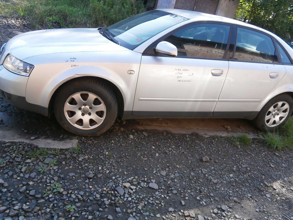 audi A4 B6 sedan zderzak tył tylny srebrny LY7W