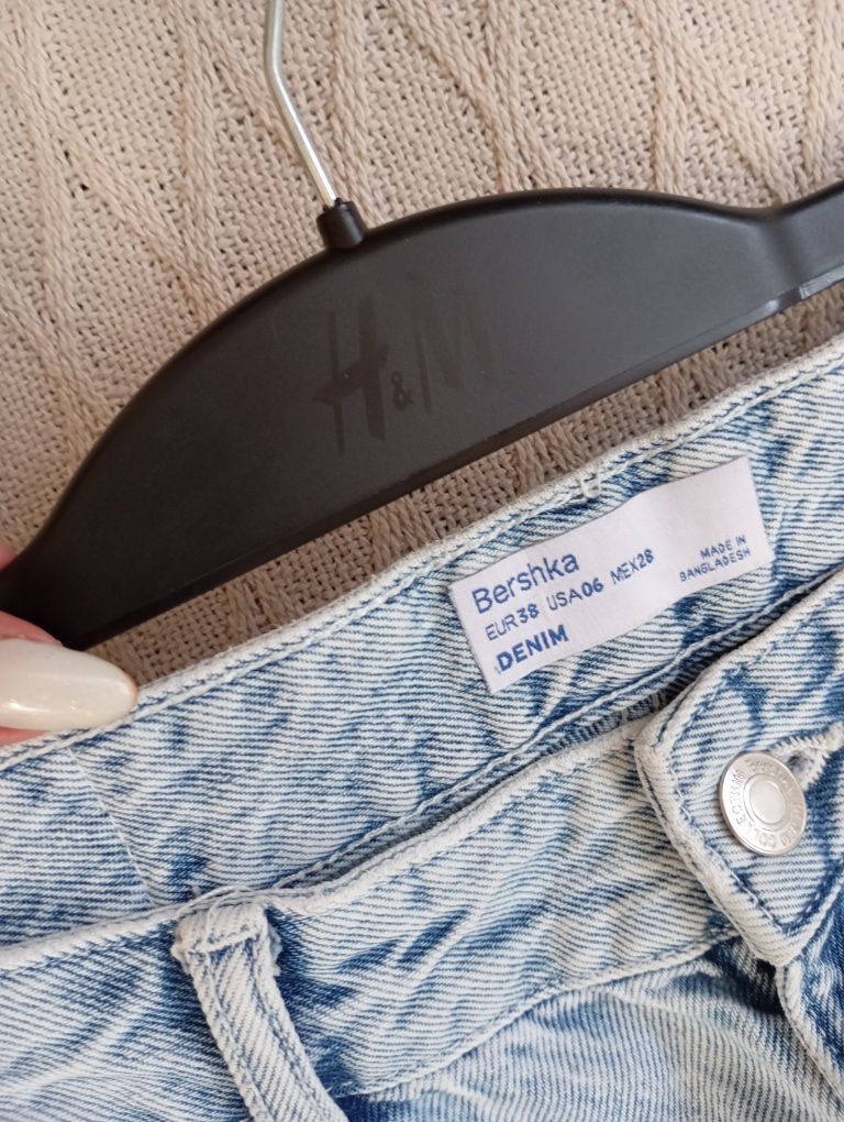 BERSHKA 38r proste jeansy szerokie nogawki efekt sprania