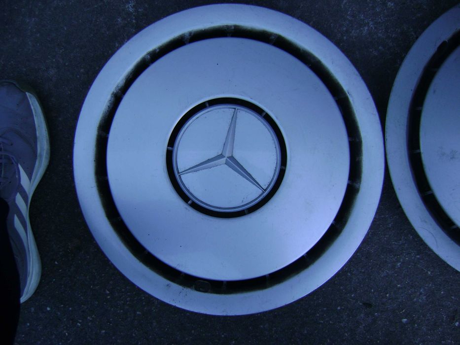 Kołpaki oryginalne 15 mercedes  bardzo ładne w 124