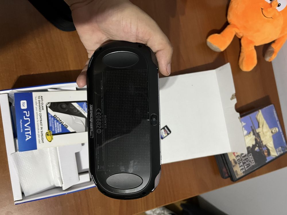 PS Vita com 4 jogos incluidos