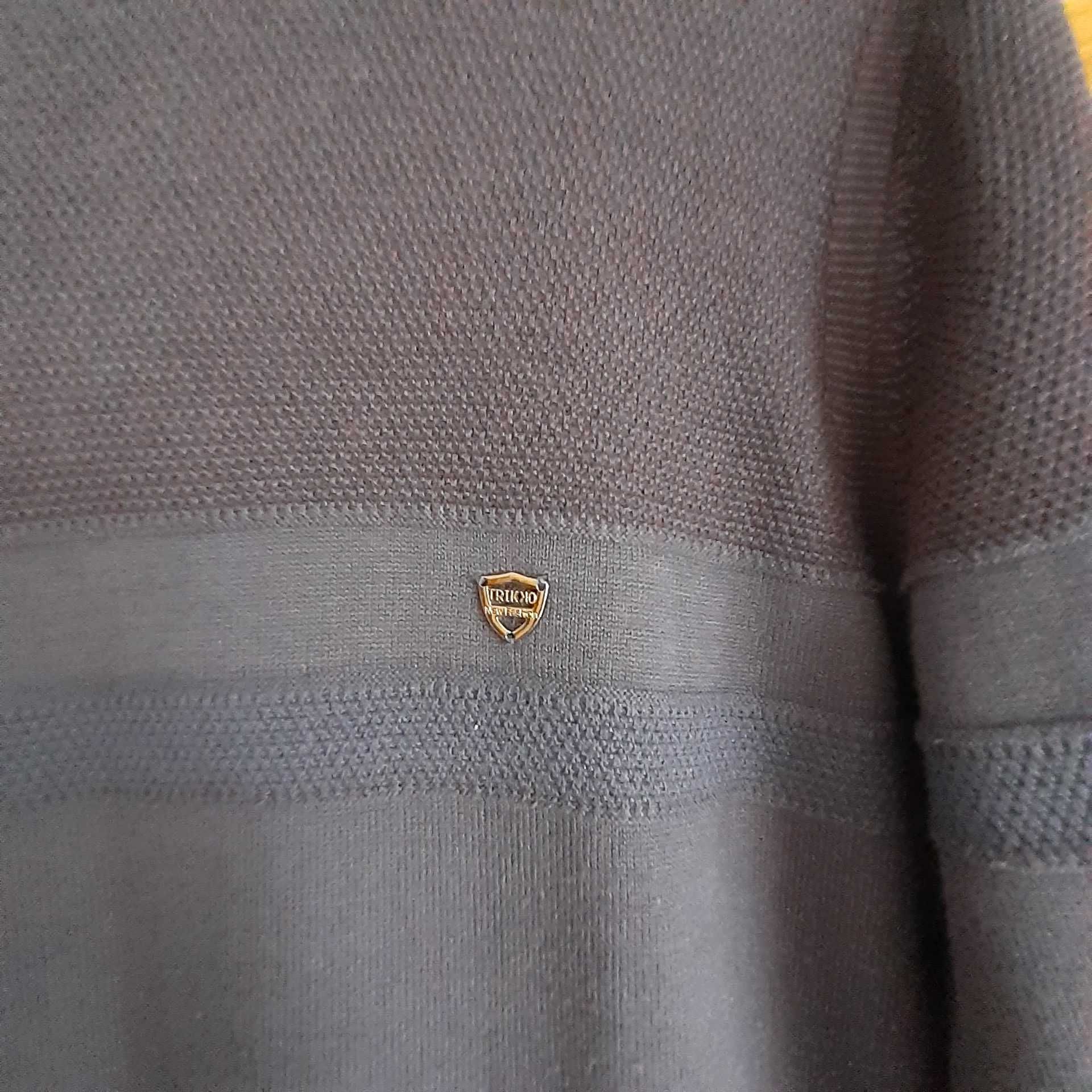 Granatowy sweter // TRIKKO