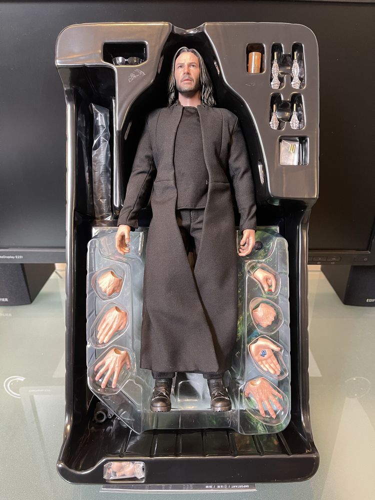 Фигурка 1/6 hot toys mms 657 THE MATRIX RESURRECTIONS – NEO