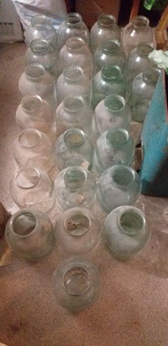 Банки,банка 3 литровая. 25 штук. Цена за все.