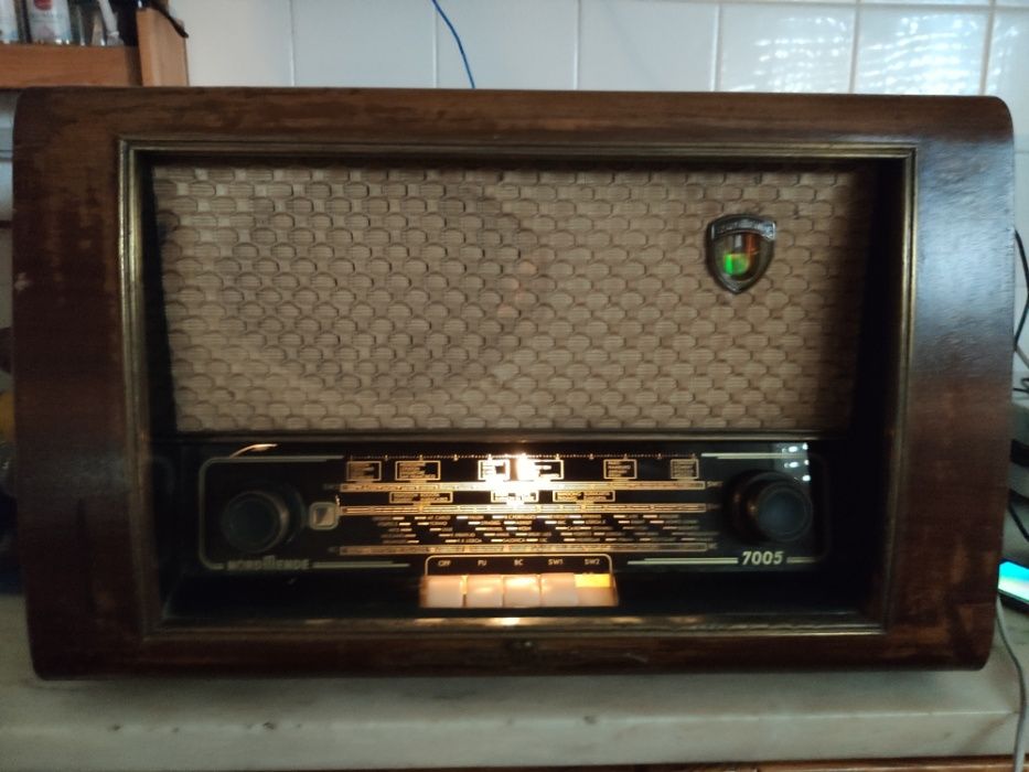 radio antigo a valvulas marca nordmende modelo 7005