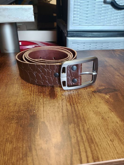 Шкіряний чоловічий ремень ручної роботи.
