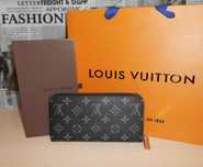 LOUIS VUITTON Zippy Portfel na present, skóra 01885