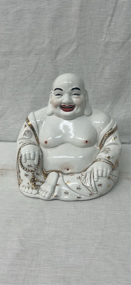 Buda em porcelana.