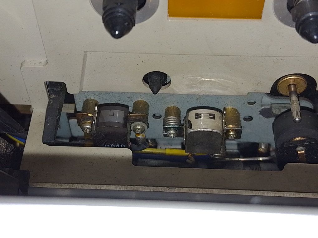 Магнітола Касетна AKAI model CS-MO2