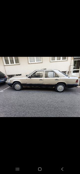 Mercedes-Benz 200D W124