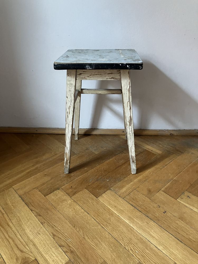 Taboret drewniany kuchenny do renowacji