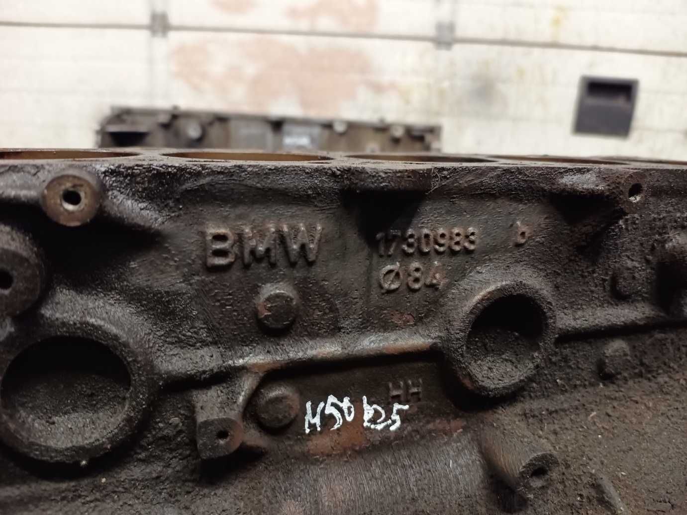 Низ двигуна BMW m50b25