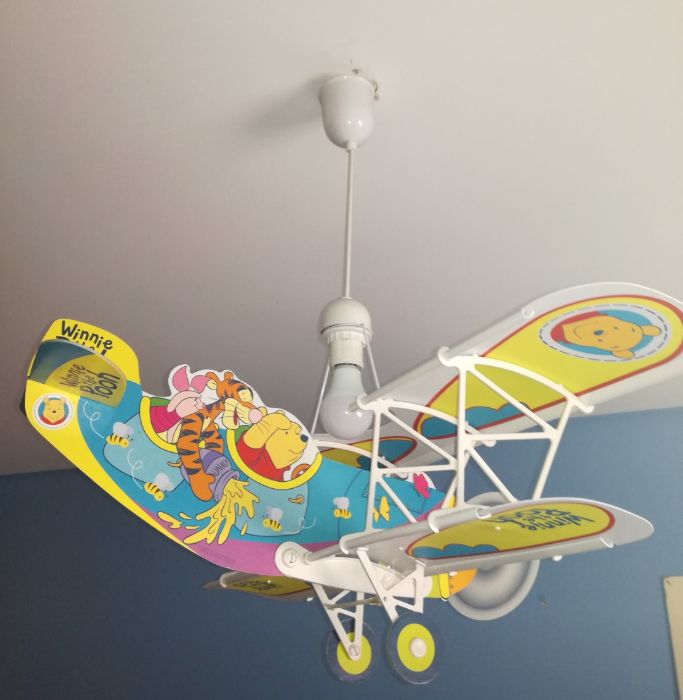 candeeiro quarto criança aviao winnie the pooh