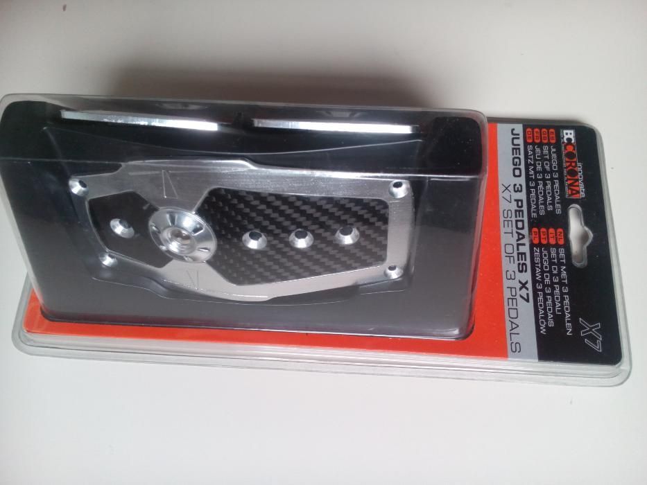 jogo de 3 pedais para automóvel. Novo a estrear / selado