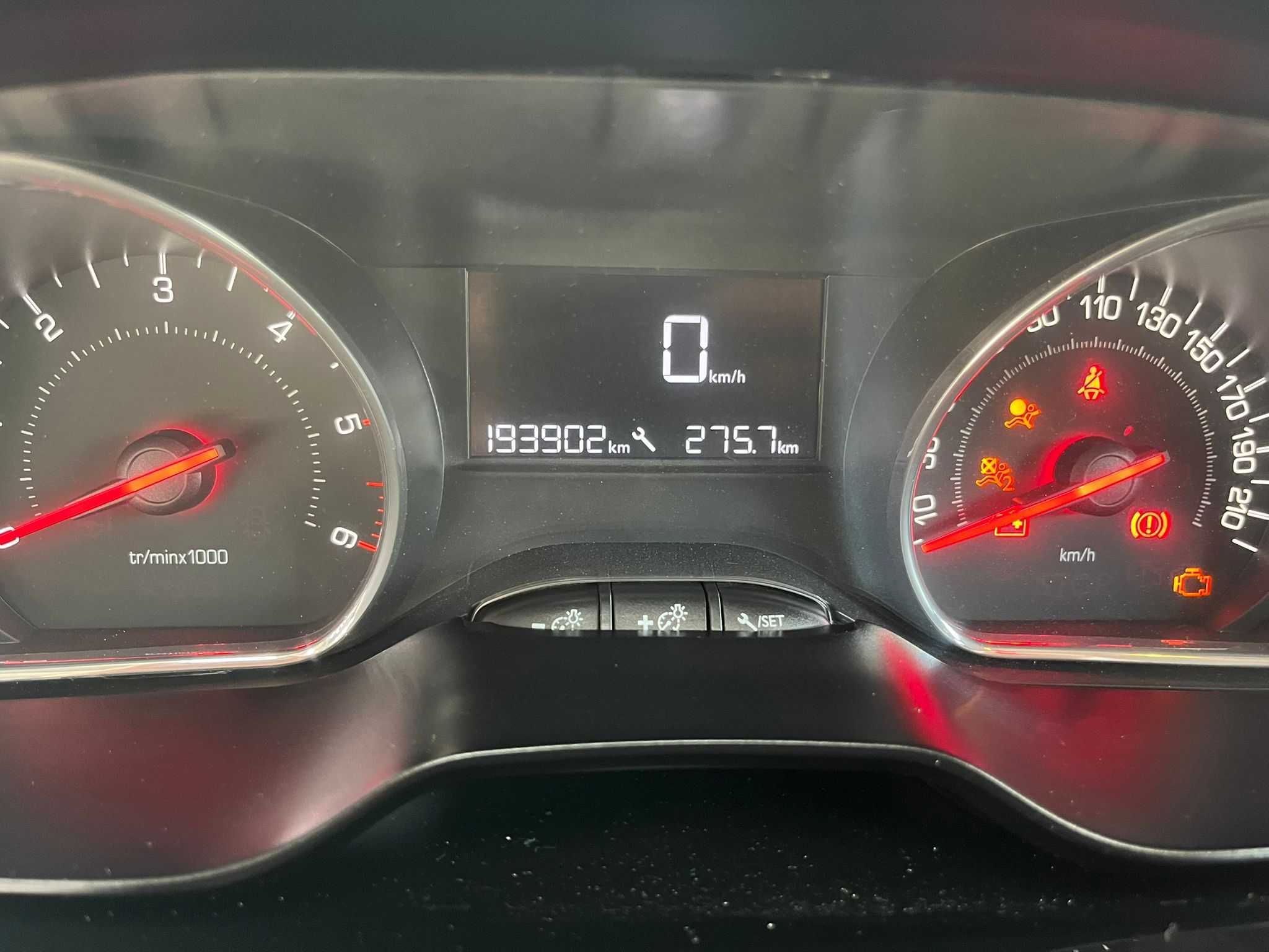 Peugeot 208 1.6 hdi (92 cv)