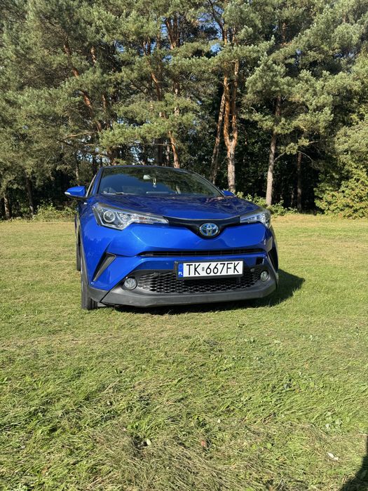 Toyota C-HR – nowoczesny crossover, niezawodny i oszczedny .