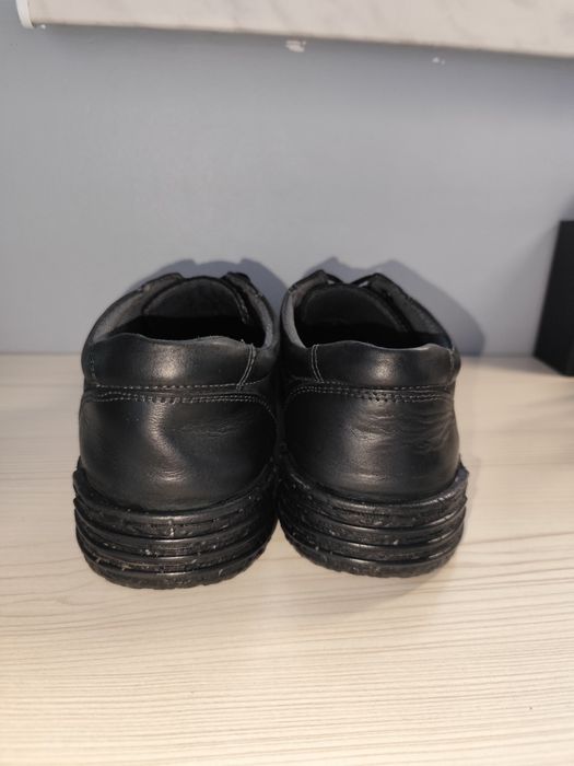 Eleganckie skórzane półbuty męskie 40