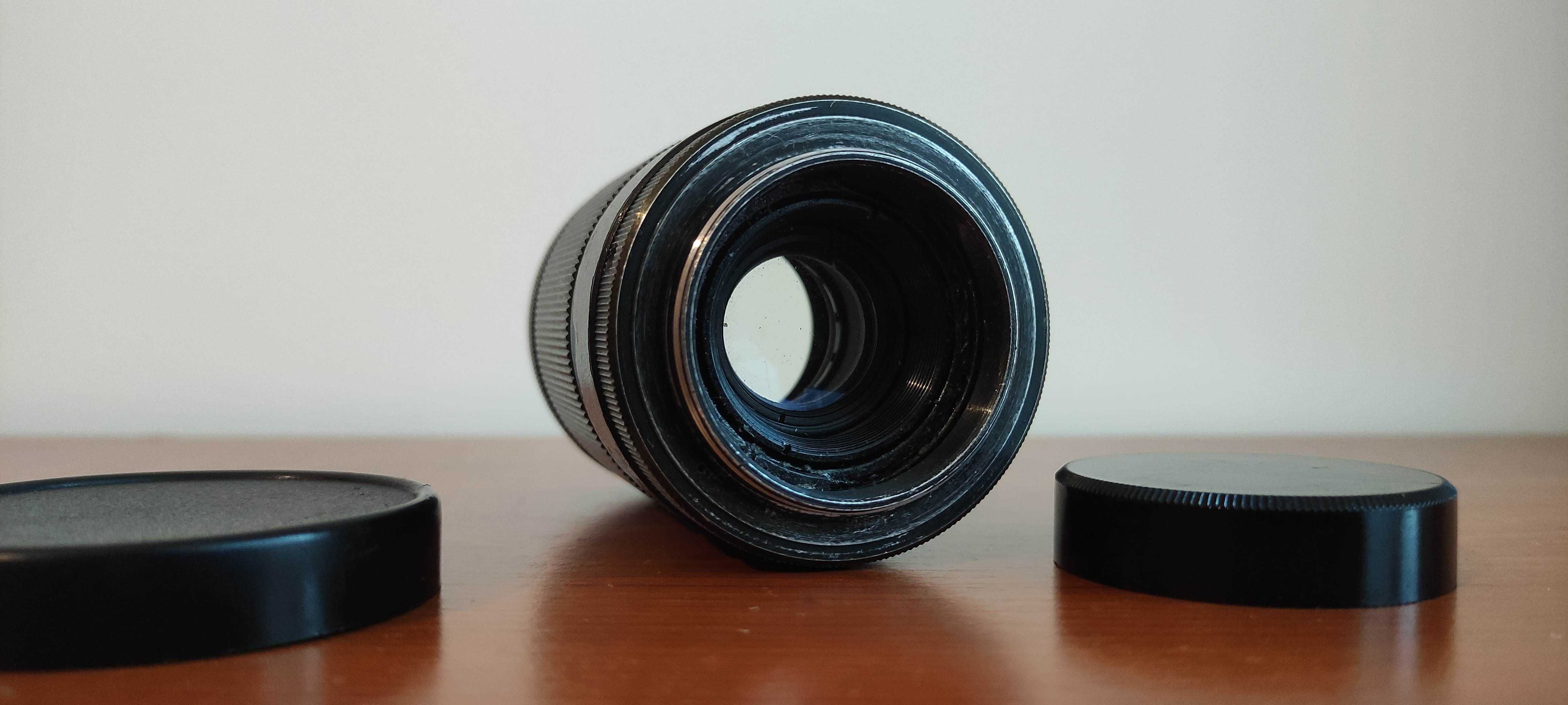 Objetiva telefoto KOMZ Jupiter 37A 135mm f3.5 'Bokeh Monster' (M42)