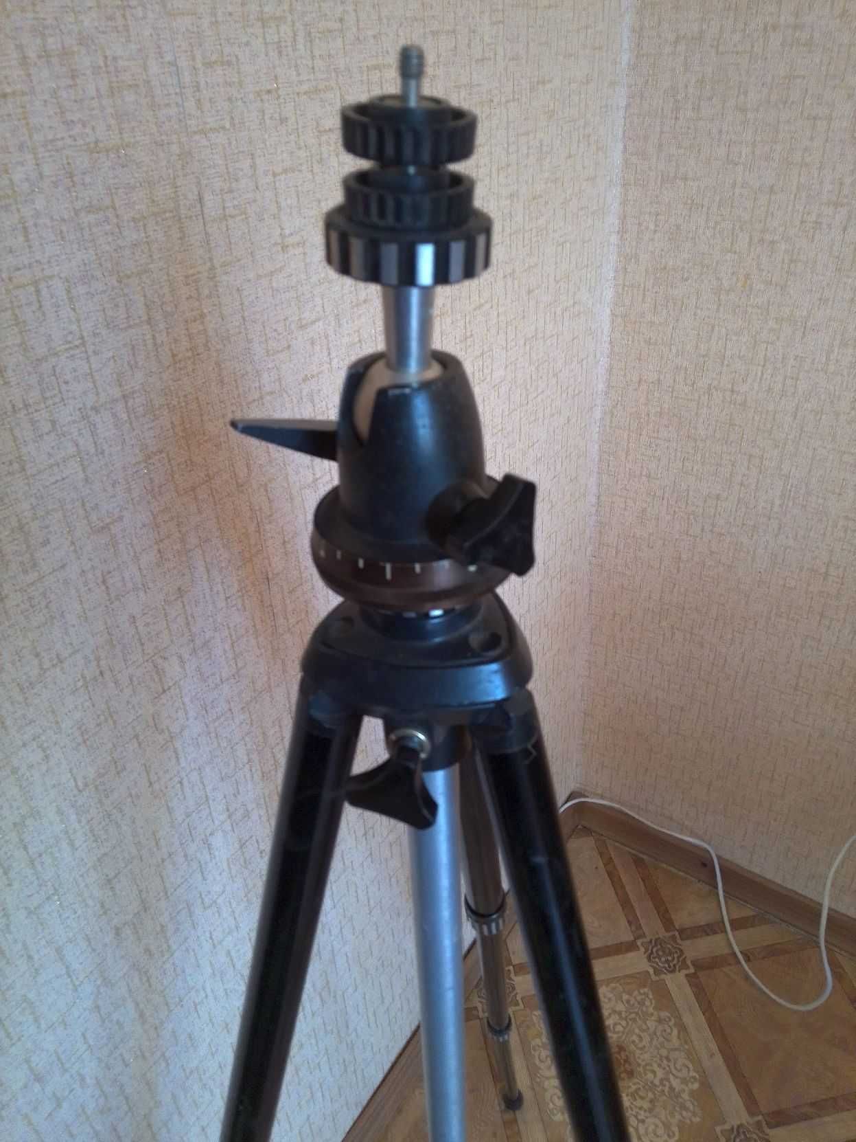 Продам Фотоштатив