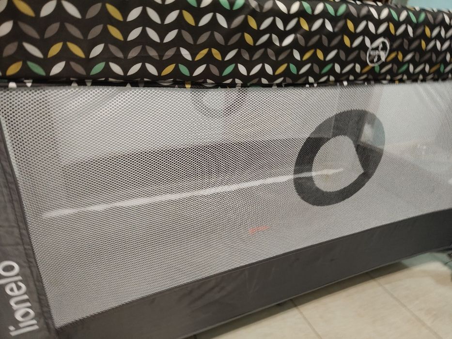 Łóżeczko turystyczne z dodatkowym materacem